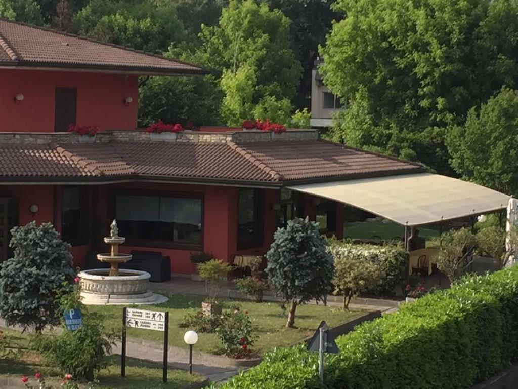 Il Leone D'Oro Hotel Telgate Exterior photo
