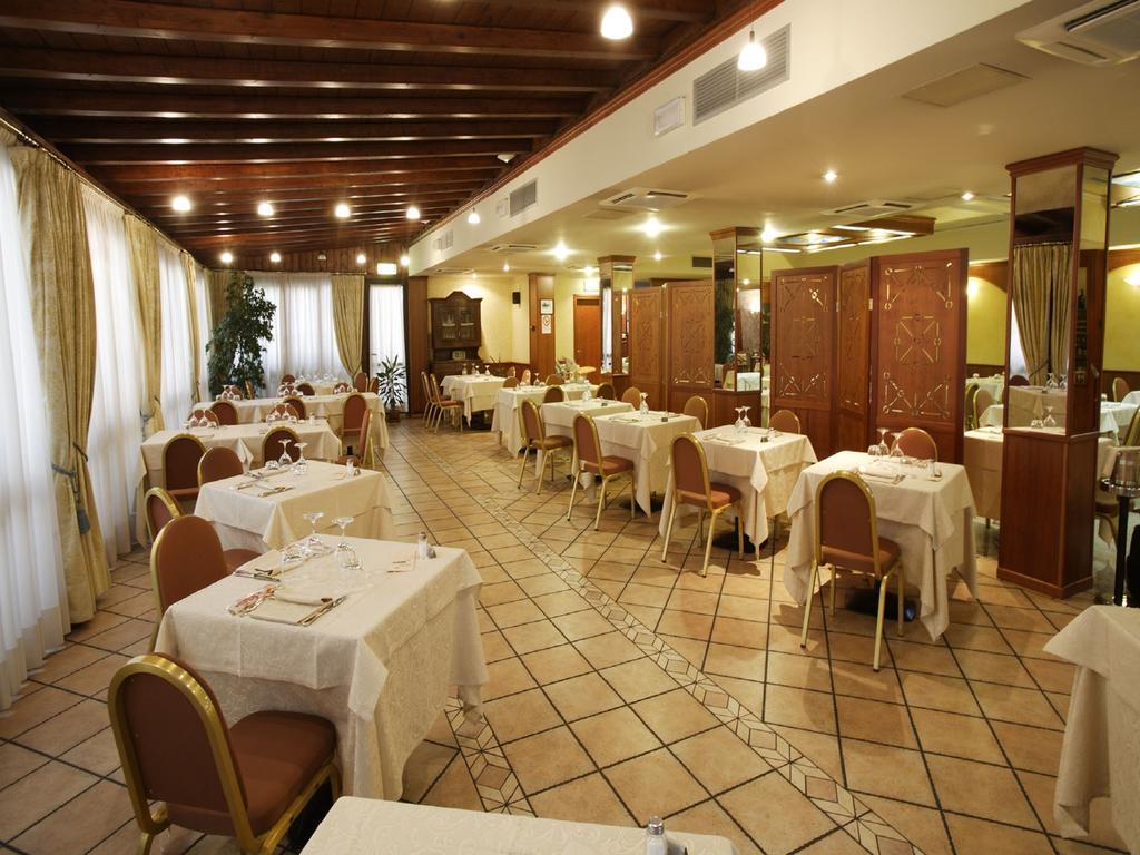 Il Leone D'Oro Hotel Telgate Exterior photo